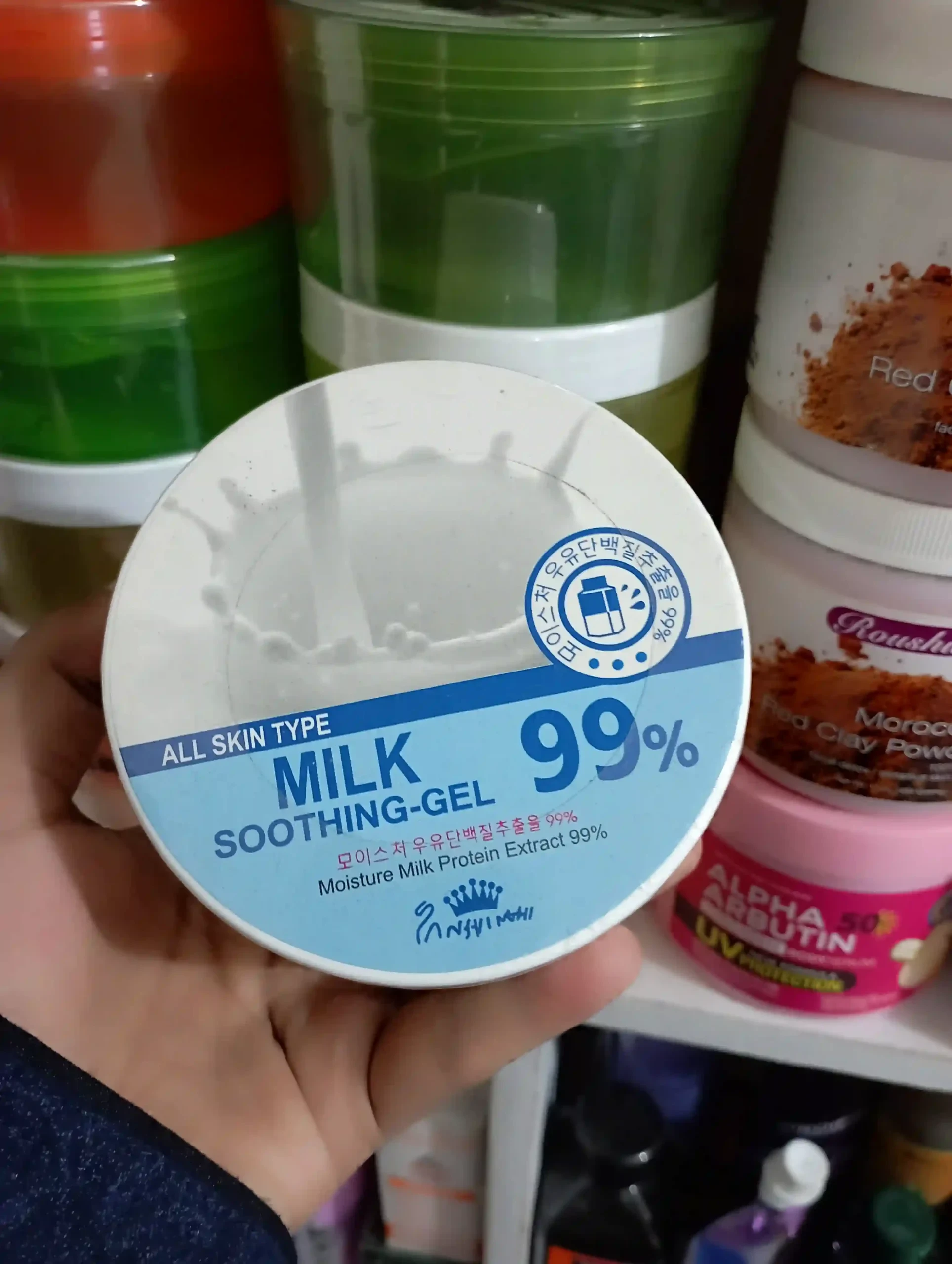Milk 99% White Soothing Gel ( Buy 1 Get Gold Earring Free)